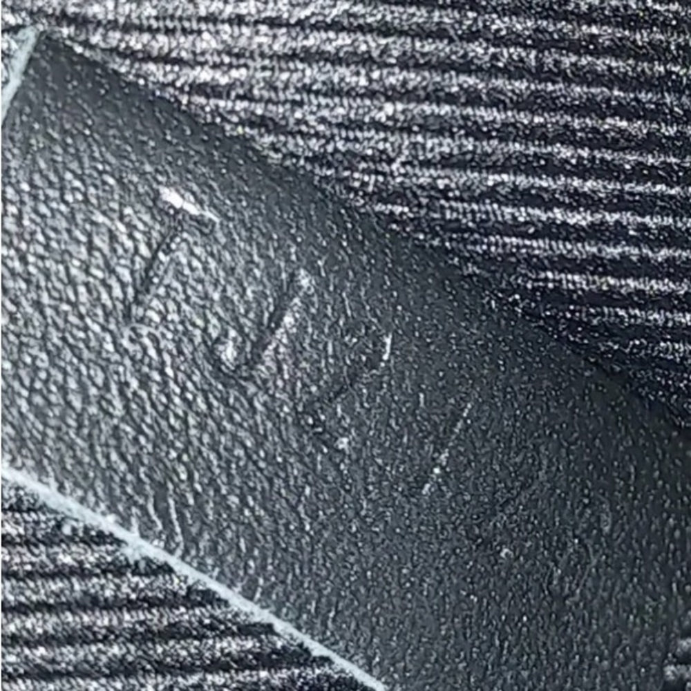 Louis Vuitton Limited Edition Pochette Jour GM - Picture 7 of 7